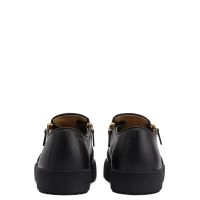 GZ-KOBE: Low-top sneakers Black | Giuseppe Zanotti