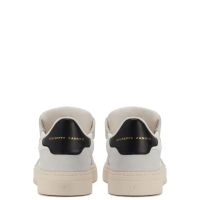 GZ94 METAL: Low-top sneakers White | Giuseppe Zanotti