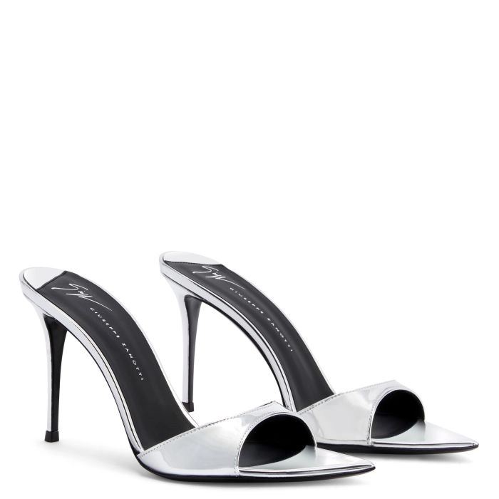 Intrecciato Leather Sandal ヒール INTRIIGO FLAME