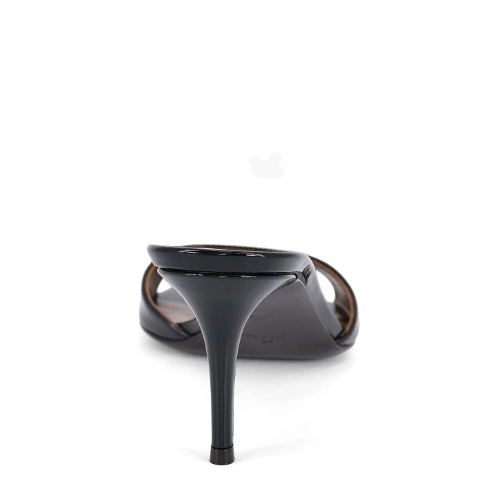 INTRIIGO 70