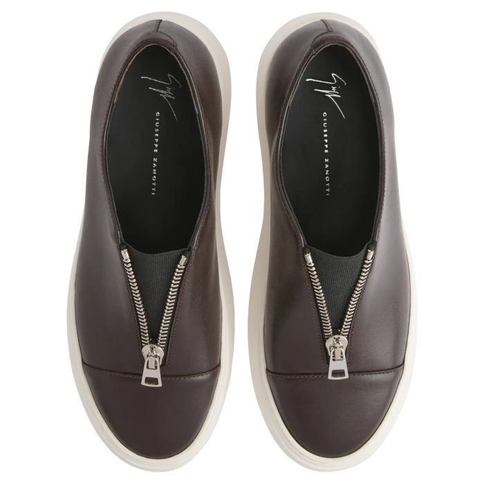 MIKE ELASTIC: Low-top sneakers Brown | Giuseppe Zanotti