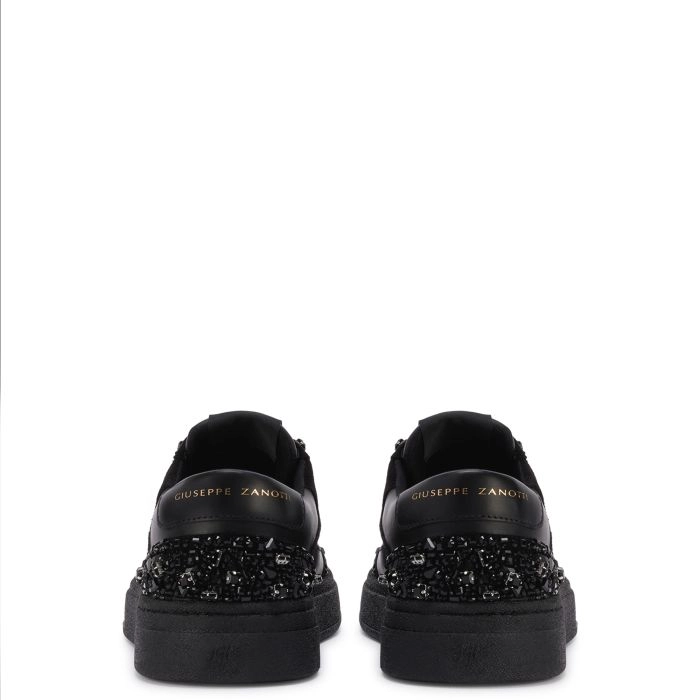 GZ94 EMBROIDERY: Low-top sneakers Black | Giuseppe Zanotti