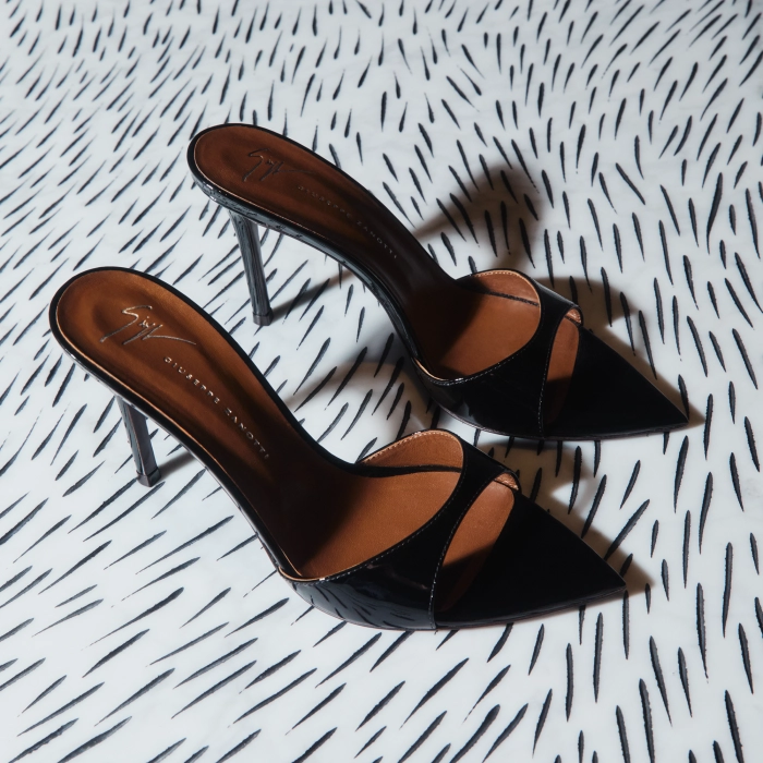パンプス Gyoia 40 patent leather decollete Decollete patent leather pumps in red - Alaia | Mytheresa